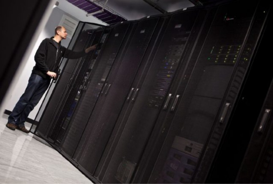 Big Data and the Internet of Things’ effect on Data Centers